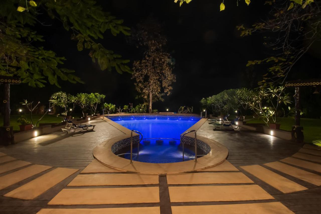Отель Club Mahindra Netrang Экстерьер фото
