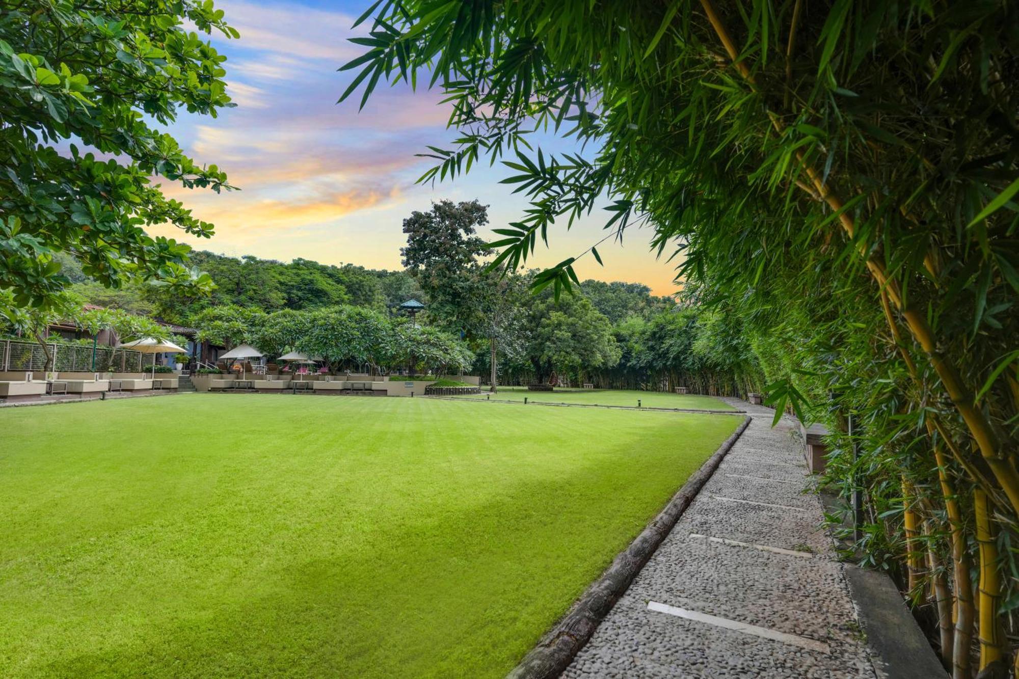 Отель Club Mahindra Netrang Экстерьер фото